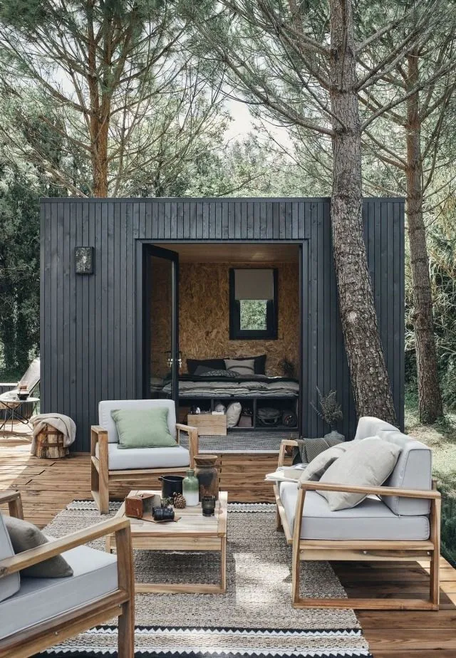 Cabana entre pinheiros